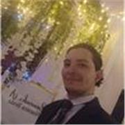 Maestro de apoyo escolar especializado en clases, nivel secundaria