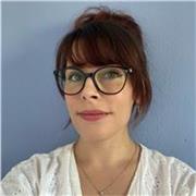 Soy una profesora de inglés con más de 9 años de experiencia enseñando a estudiantes de todas las edades y niveles.
