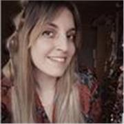 Soy una chica de Francia que lleva 14 años en España en el cual puedo ayudar a hacer que aprendáis castellano a la perfección