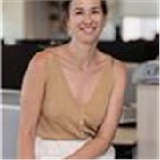 Profesora con experiencia en agencia de má de 4 años. Coordinando equipos en la planificaicón  de estrategias digitales para marca