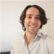 Psicólogo con experiencia con RRHH, me gustaría dar clase a universitarios. Tengo 28 años y hablo muy bien inglés.