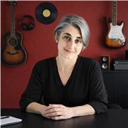 Profesora de marketing y TICs con más de 10 años de experiencia ofrece clases a personas de 10 a 100 años