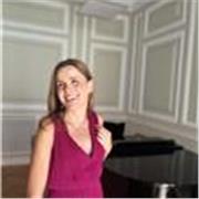 Soprano titulada por la Escuela Superior de Canto de Madrid ofrece clases de técnica vocal e interpretación escénica