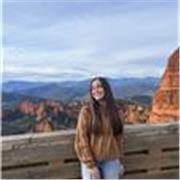 Estudiante de medicina con B2 en inglés. Imparto clases de inglés para todas las edades y cualquier asignatura de primaria y eso