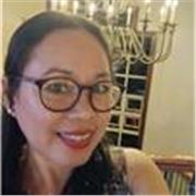 Profesor filipino licenciado imparte clases de conversación en inglés. No es hablante nativo
