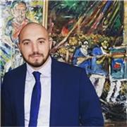 Docente di inglese impartisce lezioni private per alunni delle medie e degli istituti superiori