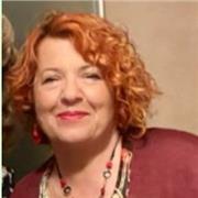 Experienced trainer teaches English at all levels
 based on the communicative approach