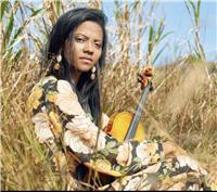 Licenciada en Música . Graduada con honores del Instituto Superior de Arte de Cuba