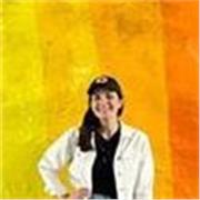 ¡Me encantan los idiomas! El inglés es mi segundo lenguaje y me encantaría enseñarlo a niños y jovenes. 
