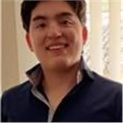 Profesor paciente, elocuente, cercano, atento, creativo, receptivo y amable.