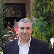 I am an experienced French language teacher with a deep expertise in teaching and coordinating educational projects.