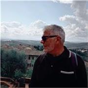 Aiuterò chi ha bisogno di un supporto per i compiti, di un sostegno emotivo e psicologico. Sono laureato in psicologia e anche in teologia. Mi reputo una persona dedita all'ascolto e alla soluzione dei problemi
