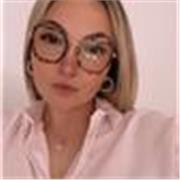 Soy una maestra con grandes dotes para enseñar de una manera divertida 