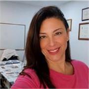 Soy profesora de inglés y español, con más de 20 años de experiencia. Doy clases de nivel de inglés, de apoyo y de B1 para los exámenes oficiales de Cambridge