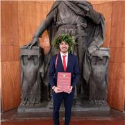 Dottore magistrale in Scienze storiche: leziono di italiano, storia, filosofia e latino