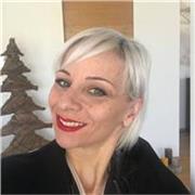 Ciao, sono Melissa, insegno inglese da un bel po’ di tempo a bambini e ragazzi. Ho un metodo infallibile che può farti imparare più velocemente e soprattutto senza noia. Le mie lezioni sono dinamiche, divertenti ed efficaci. Ti aspetto !
