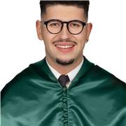 Profesor de cualquier materia imparte clase a todas las edades