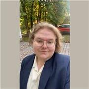 Nauczyciel języka angielskiego, który dopasowuje podejście do danego ucznia oraz który uwielbia dzielić się ciekawostkami