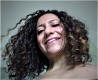 Profesora de canto para jóvenes y adultos