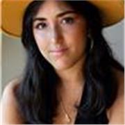 Profesora de Teatro imparte clases para adolescentes y adultos