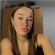 Apta para dar clases de matemáticas a todos los cursos de la ESO.