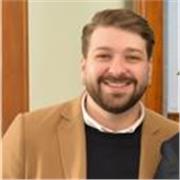 Laureato in Giurisprudenza offre lezioni private online di diritto ed economia: spiegazioni semplici, metodo efficace e supporto su misura per superare esami e interrogazioni