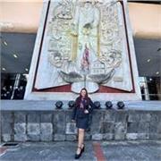 Maestra de primaria. Apoyo principal en lectoescritura