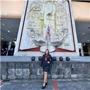 Maestra de primaria. Apoyo principal en lectoescritura