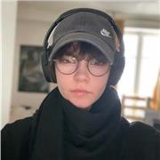 École de 3 ans dans la T. Manga Gakuen, et 7 ans de dessin à mon actif (style manga et illustration au traditionnel & digital).