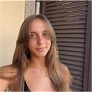 Studentessa di quarto liceo offre aiuto compiti