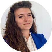 Offro lezioni private per studenti universitari; lezioni per bambini delle scuole elementari, adattandole alle loro esigenze.
