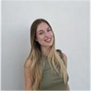 Orientadora profesional especializada en empleo para jóvenes y adultos en Barcelona.
