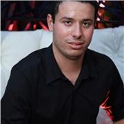 Mi chiamo Ivan, sono un insegnante di inglese. Ho 3 anni di esperienza sul campo come insegnante