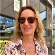 Graduada en Derecho, con 35 años de trabajo en la Administración