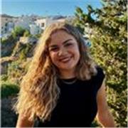 Graduada en Historia por la Universidad de Málaga, con experiencia en el trato con niños. 