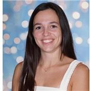 Maestra de primaria con experiencia en el sector. Imparto diversas asigaturas tales como Lengua, Matemáticas, Naturales, Sociales y, además, tengo la especialización de Lengua Extranjera: Inglés, con certificado B2