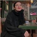 İngilizce konuşma özgüvenini artırmaya odaklanan, okul ve kariyer hedefi olan tüm öğrencilere hitap eden bir öğretmenim. 