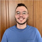 Laureato in Lingue pee ed Extraeuropee (Magistrale), offro lezioni di Francese, Spagnolo, Inglese, Italiano per ragazzi