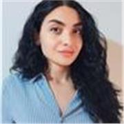 Studentessa universitaria impartisce lezioni in tutte le materie a studenti di scuole elementari e medie