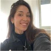 Profesora de español brinda cursos a hablantes de lengua francesa o italiana online