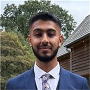 Experienced tutor and Computer Science student at Birmingham, teaching GCSE and A-Level Maths with a calm, clear approach.