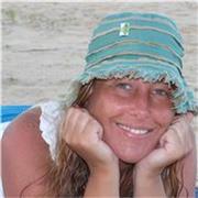 Maestra particular de apoyo para niños en etapa escolar del primer nivel primario