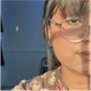 Friendly, experienced tutor connecting with UK/US students through fun, engaging lessons.