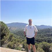 Friendly English tutor based in Gloucester, offering online lessons to students who want to improve reading and writing skills.