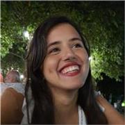 Ragazza laureata con certificazione IELTS impartisce lezioni d'inglese per studenti di scuola elementare, medie e liceo