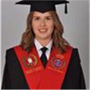 Estudiante de máster de acceso a la Abogacía con alto nivel de conocimientos en inglés, con certificado C1 de agilidad oral por la universidad Internacional Menéndez Pelayo. 
Experiencia de 2 años dando clases particulares de ingles tanto para colegios bi