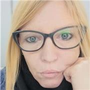 Profesora de Lengua y Literatura que da clases virtuales a niños y adultos