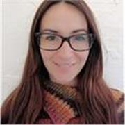 Profesora y doctora en Filosofía imparte clases para todas las edades y público