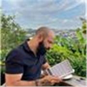 Professor particular de inglês online com foco em conversação, prática e desenvolvimento profissional