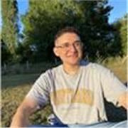 I am a fluent Spanish speaker willing to help others to improve their level or their knowledge of Spanish